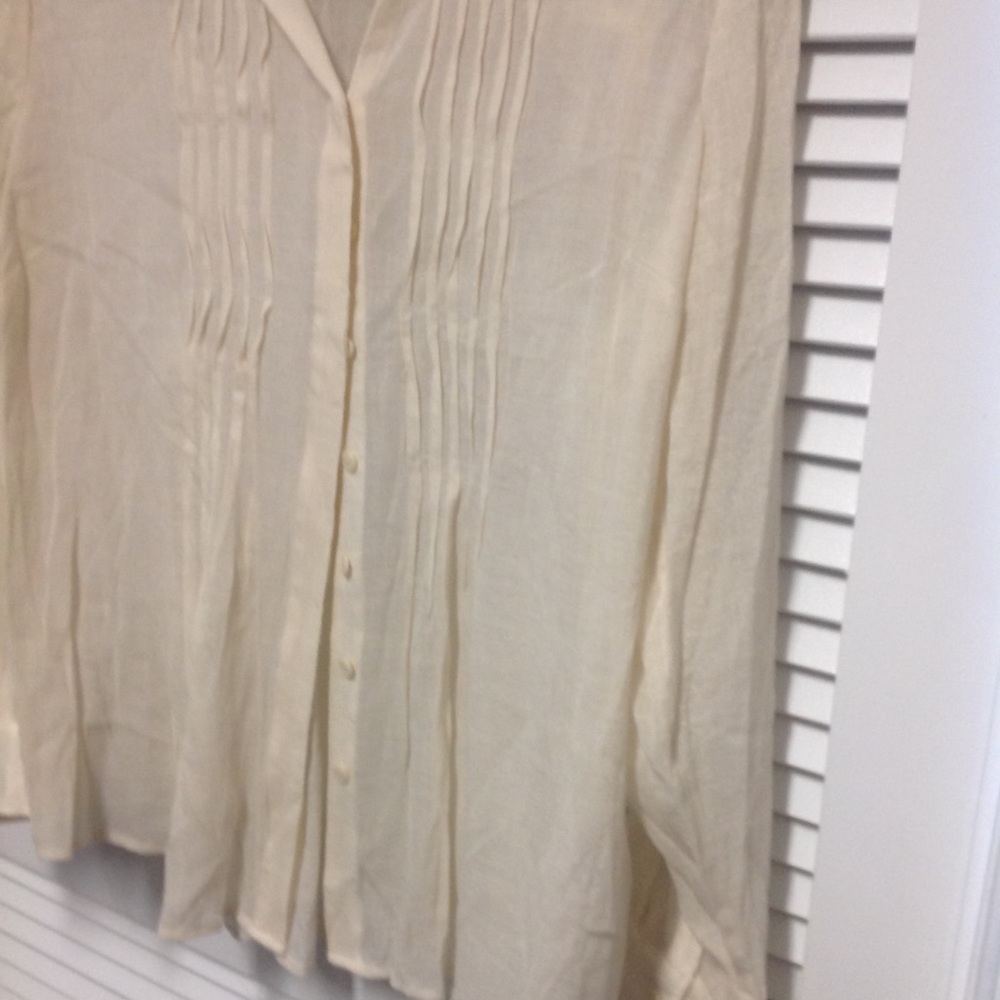 Button-up Long Sleeve - Picture 3 of 5